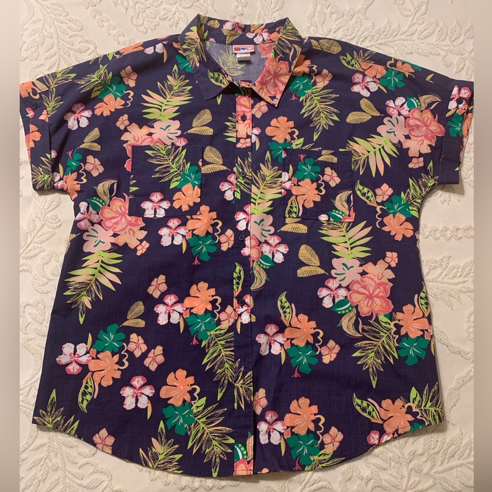 Woman’s xxl flower print blouse New without tags